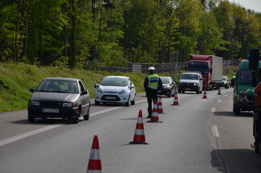 VU LKW umgestuerzt A 3 Rich Oberhausen Hoehe AS Koeln Koenigsforst P261.JPG - Miklos Laubert